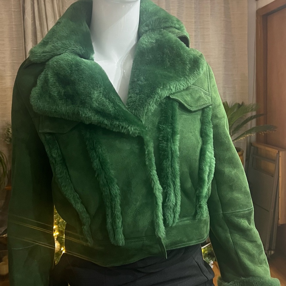Green Teddy Jacket with Plush Material and Cropped Design - Picture 1 of 9